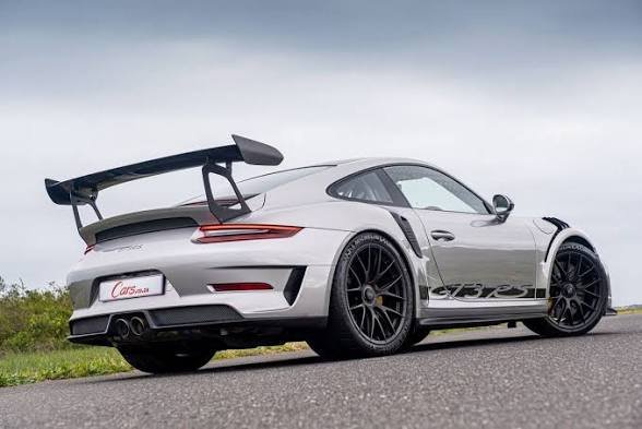 Identify this 2020 Porsche 911